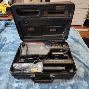 General Electric  1989  CG 9907 HQ VHS Camcorder